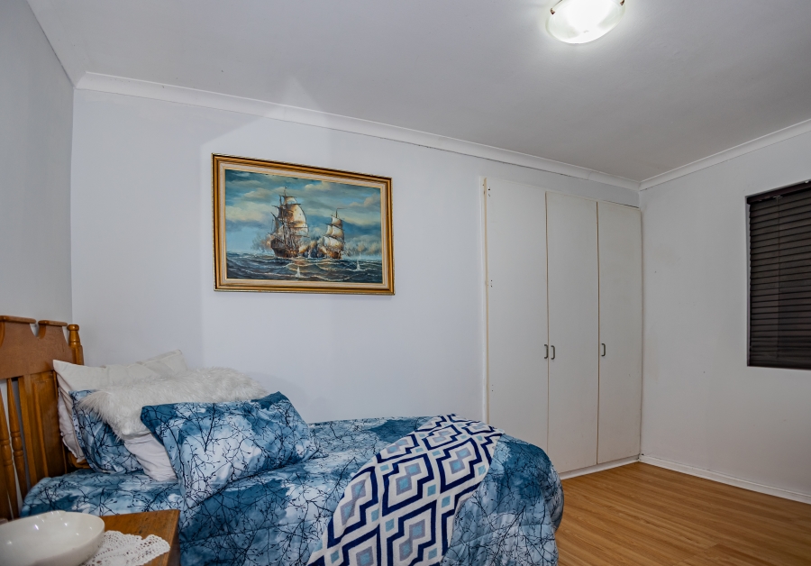 5 Bedroom Property for Sale in Loucharmante Western Cape